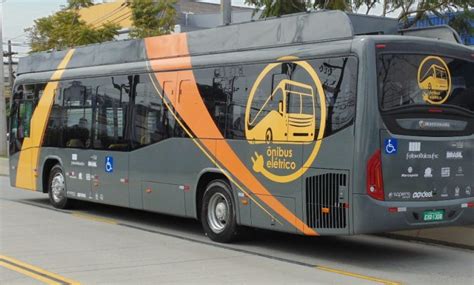 Maior ônibus do mundo começa a circular em Curitiba Imprensa Amazônida